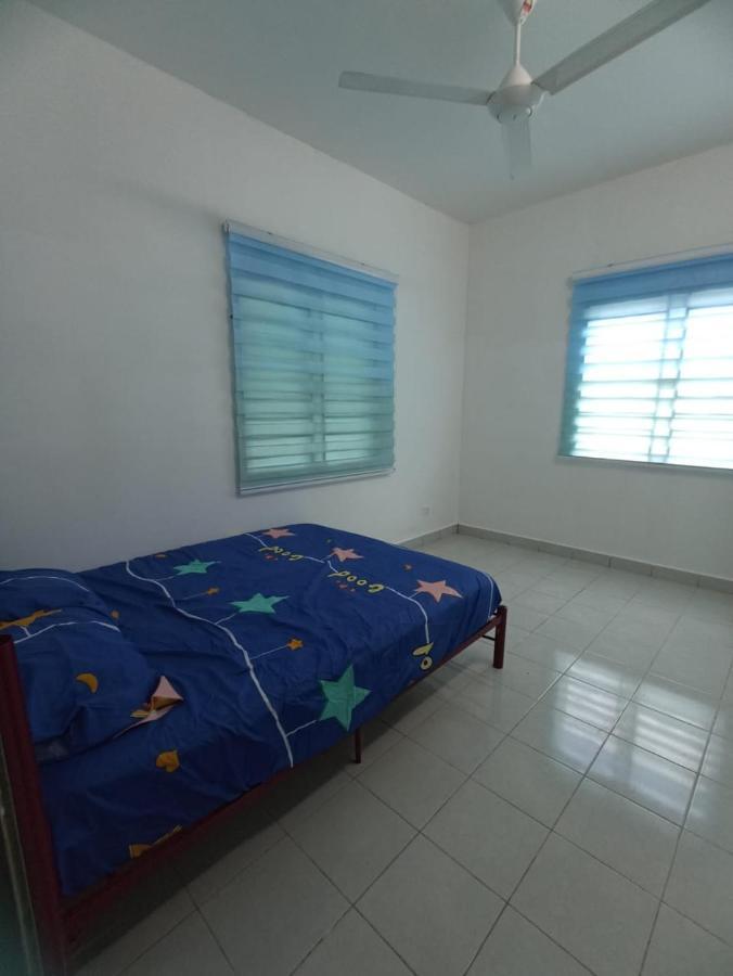 Aisya Homestay Bajet Karak Setia Екстер'єр фото