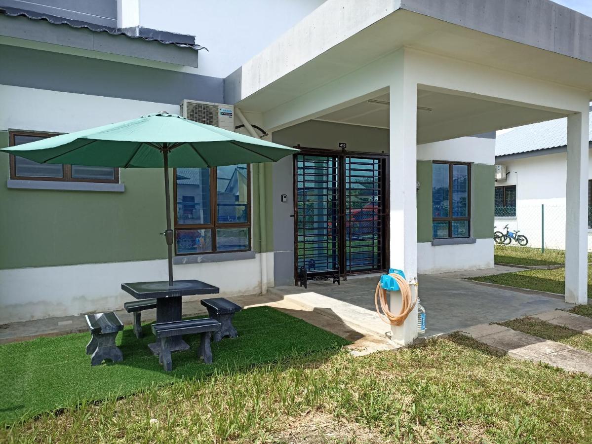 Aisya Homestay Bajet Karak Setia Екстер'єр фото