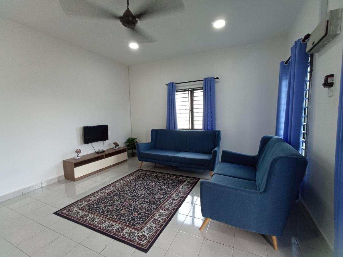 Aisya Homestay Bajet Karak Setia Екстер'єр фото